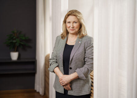 Eva Zamrazilová – oficiální portrét NRR